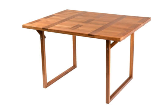 Wicker table 113x93 cm
