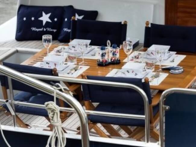 eettafel aan boord